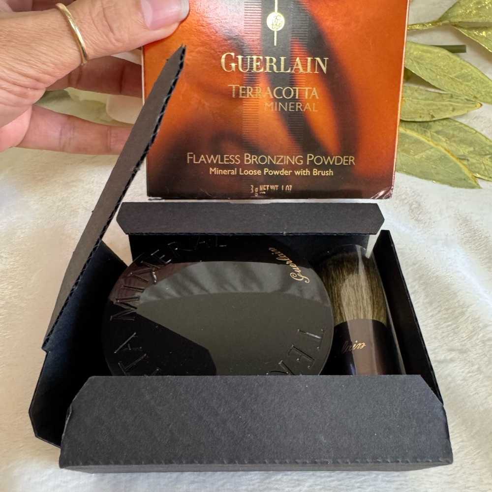Guerlain TERRACOTTA MINERAL POUDRE BRONZANTE UNIFIANTE COLOR 01 LIGHT